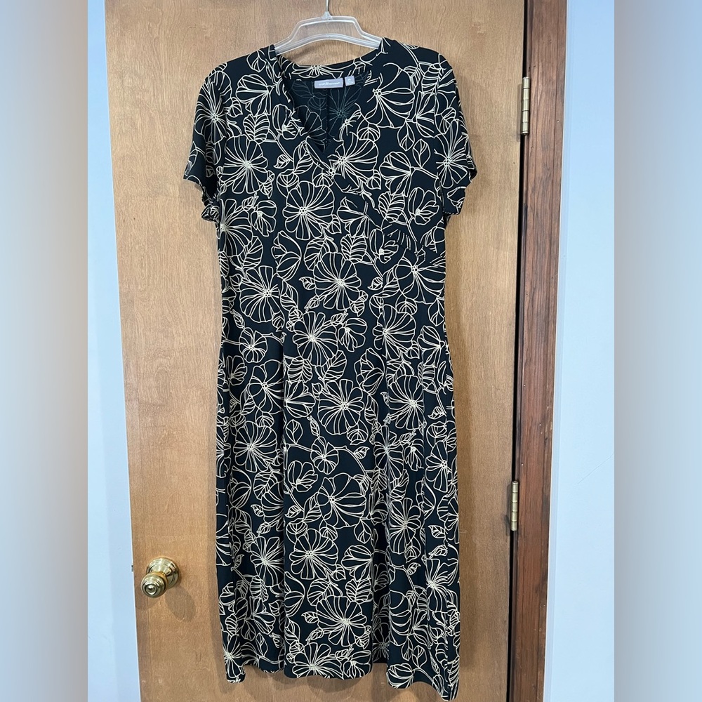 Croft & Barrow Women’s XL Short Sleeve Dress NO WRINKLE Black Tan Floral EXCELL